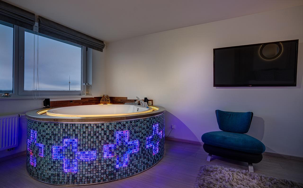June Street Spa Apartments Vilnius Ngoại thất bức ảnh